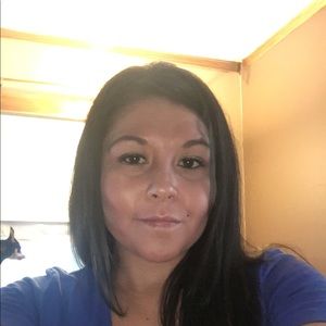 Meet your Posher, Estela